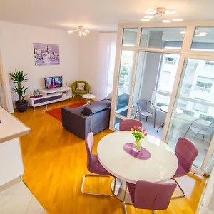 https://split-apartment-sinisa.splithotels.org