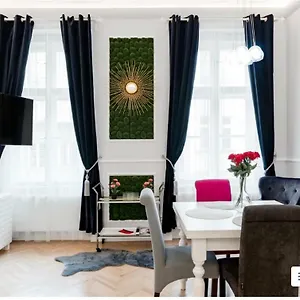 https://wenceslas-square-apartment.praguehotelsweb.com